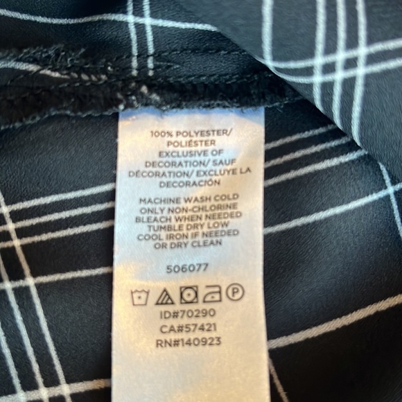 Loft tank top with button closure in front - Picture 4 of 6